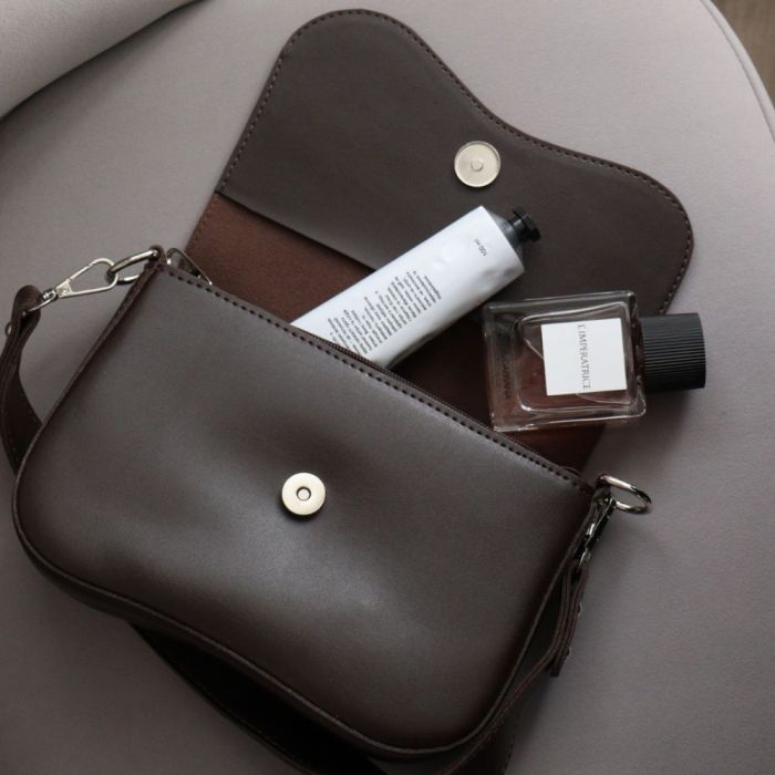 Жіноча сумка МІС 36017 коричнева